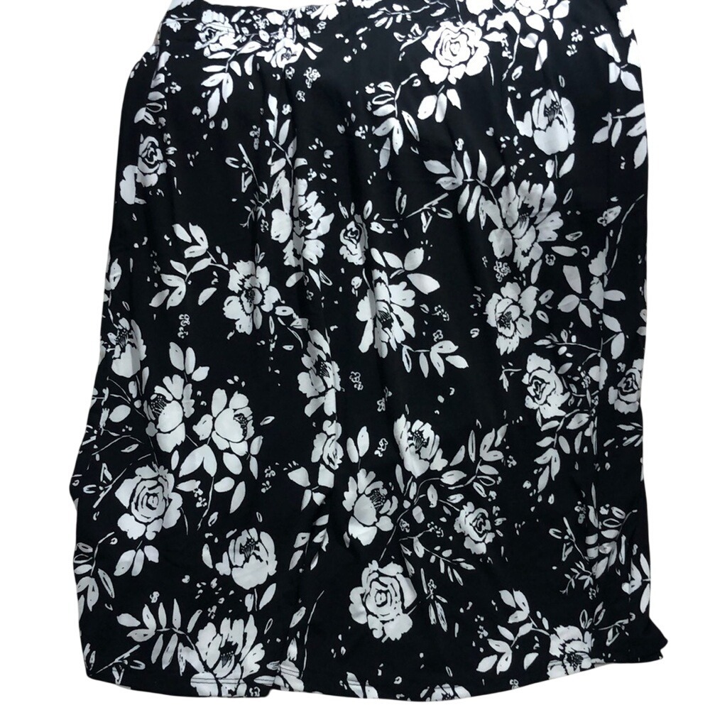 Avon Black and white Floral skirt
